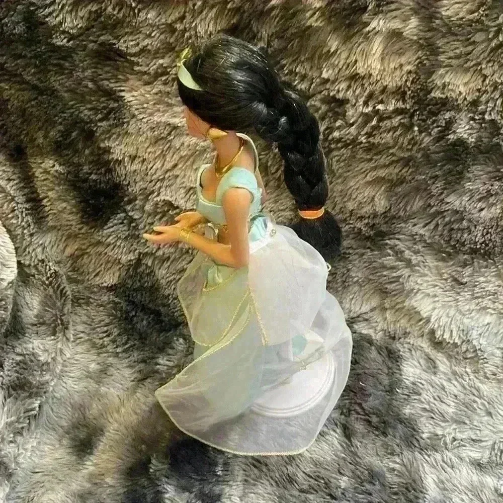 Disney Jasmine Porcelain Doll Brass  Key KeepSakes AWholeNewWorld Magic - Picture 5 of 16